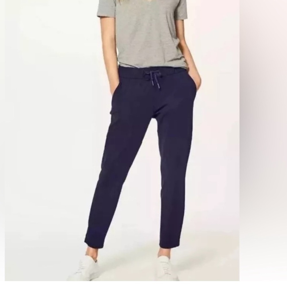 Lululemon On The Fly Pant Size 4 Blue Pull On